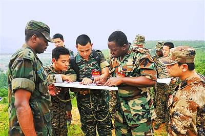 Foreign-students-at-the-PLA-Command-College-in-Nanjing